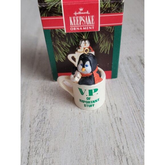Hallmark V.P. of important Stuff ornament Xmas - Picture 1 of 7